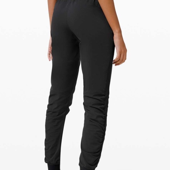 Lululemon Beyond the Studio Jogger Black Size 4 - Picture 2 of 12